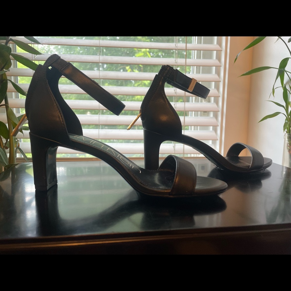 Never been worn size 6 Calvin Klein ankle strap sandals . - Picture 2 of 7